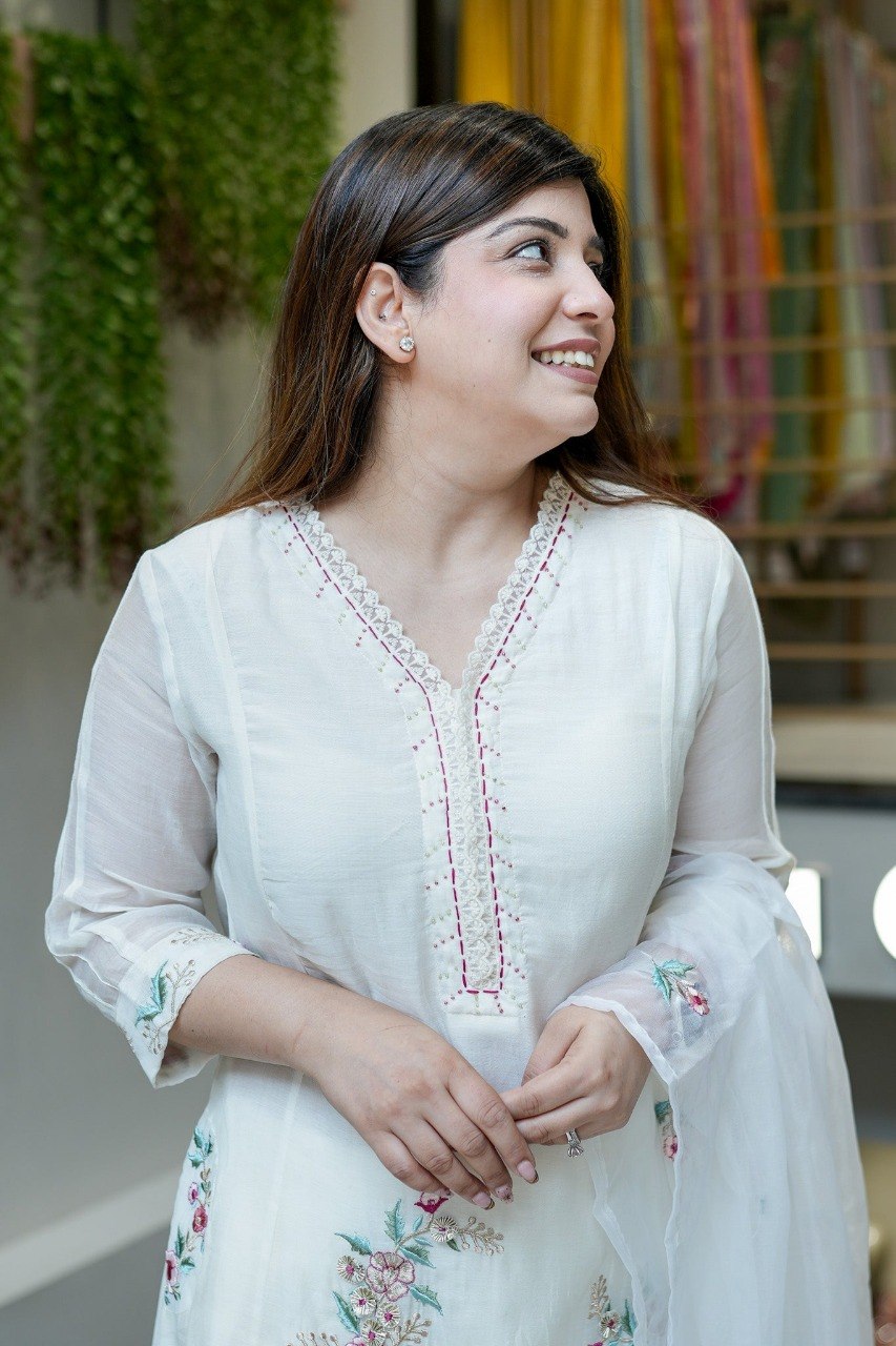 Adevira Embroidered Kurta Pant Dupatta Set