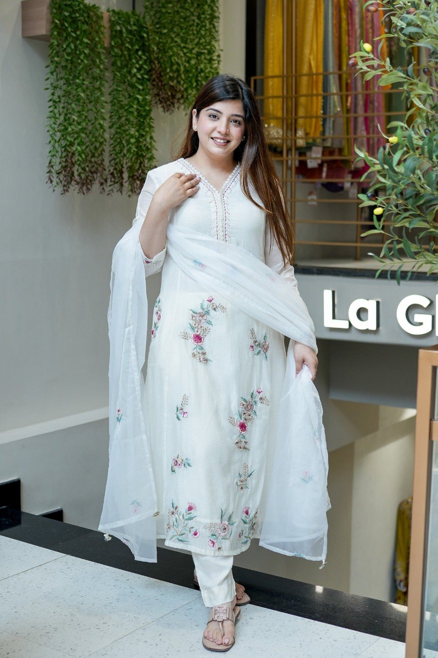 Adevira Embroidered Kurta Pant Dupatta Set