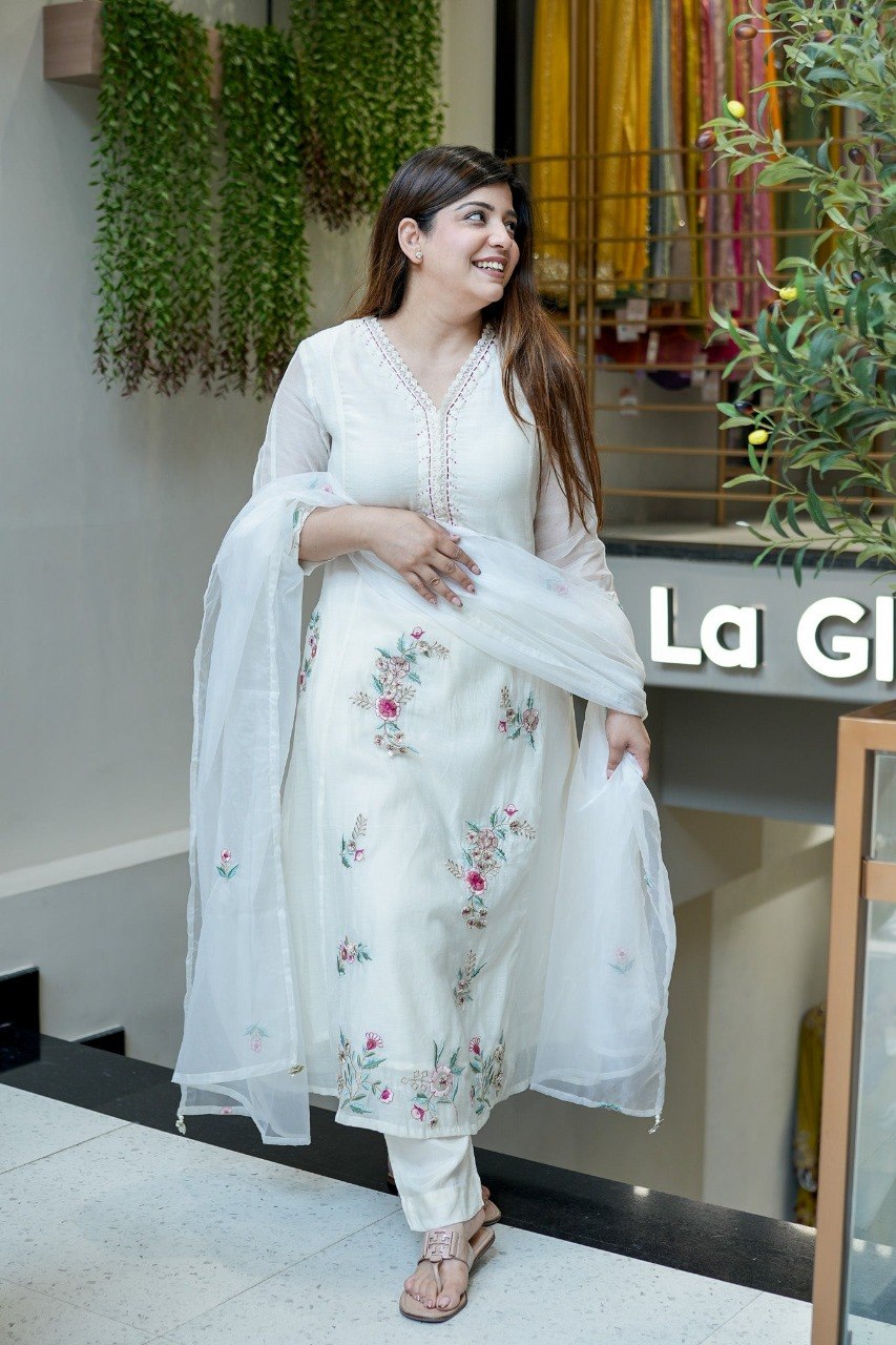 Adevira Embroidered Kurta Pant Dupatta Set