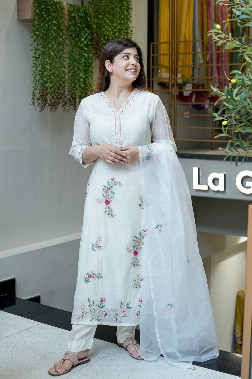 Adevira Embroidered Kurta Pant Dupatta Set