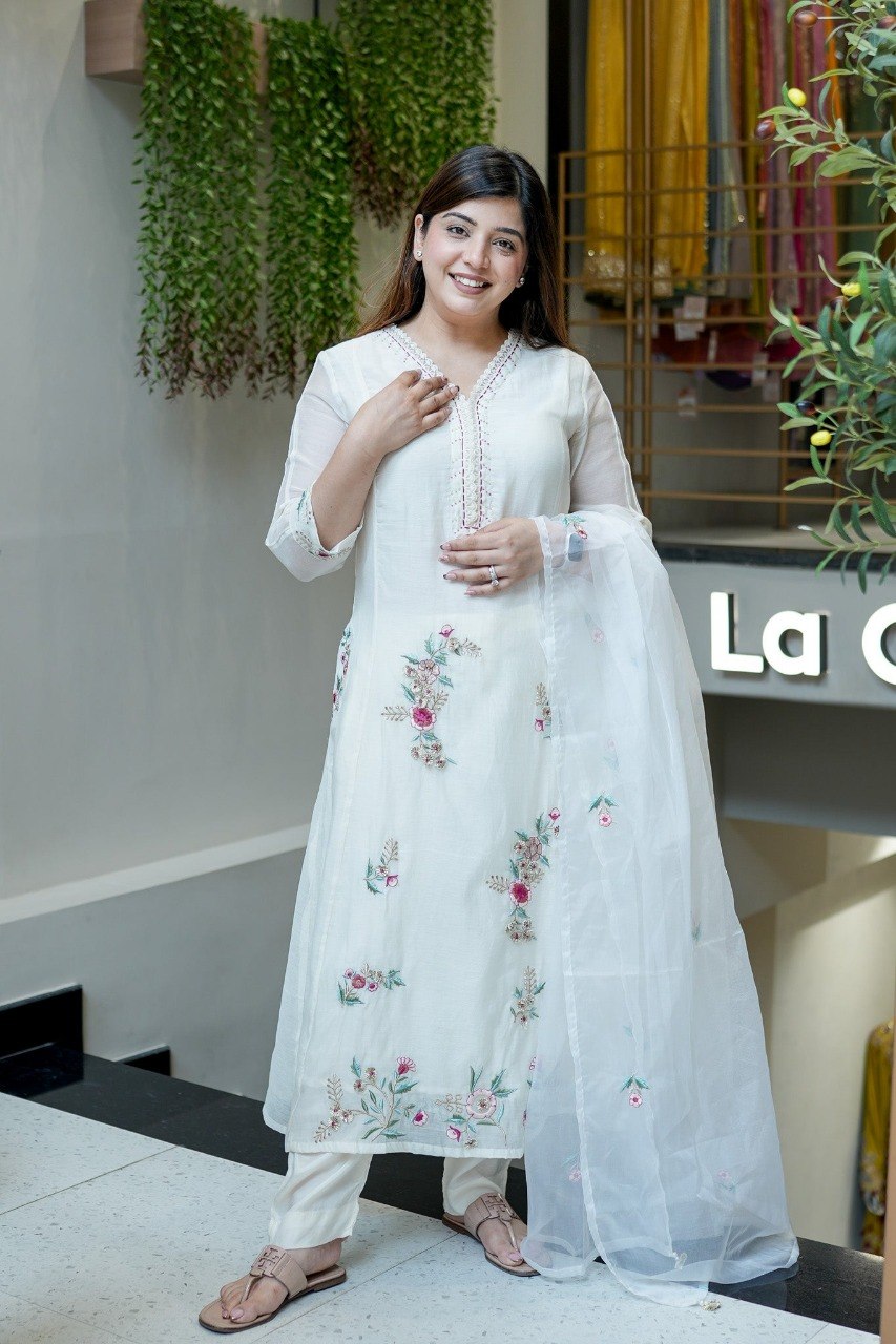 Adevira Embroidered Kurta Pant Dupatta Set